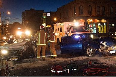 和不知火舞在现实中合影，就能拿游戏周边？